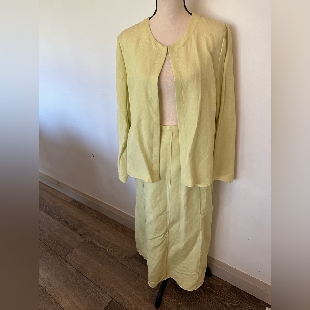 Portraits by Northern Isles Linen Green Apple Jacket and Skirt SZ  14